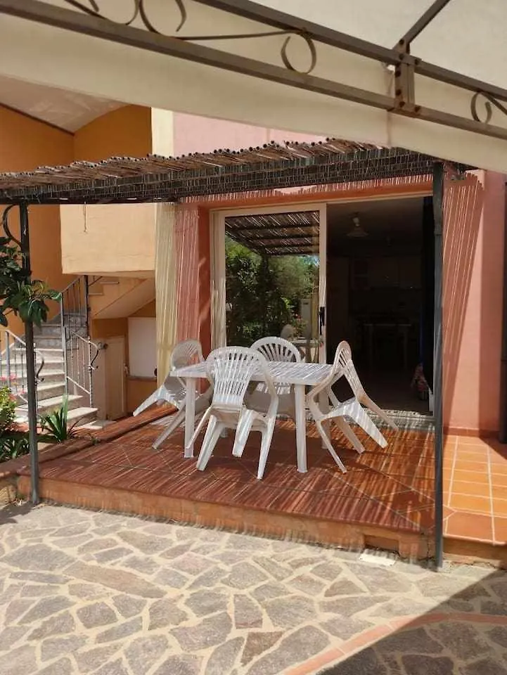 Portu Hill Apartments Arbatax